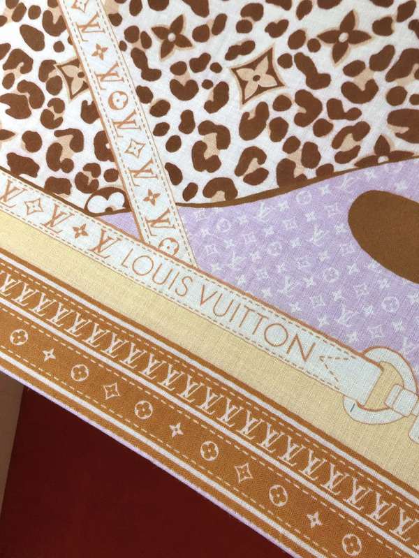 Louis Vuitton Scarf LVC00587